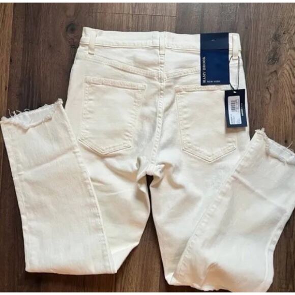 New Ramy Brook, Langley, Lightly Distressed Crop Jeans, Ivory Shark White, Sz 24 - Picture 4 of 13